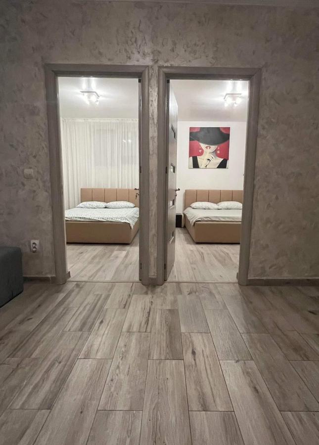 Modern & Elegant Apartament Крайова Экстерьер фото