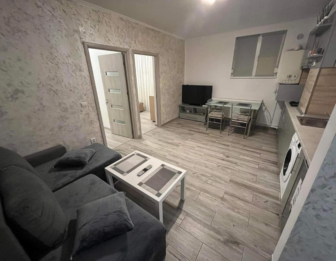 Modern & Elegant Apartament Крайова Экстерьер фото