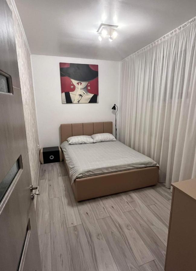 Modern & Elegant Apartament Крайова Экстерьер фото