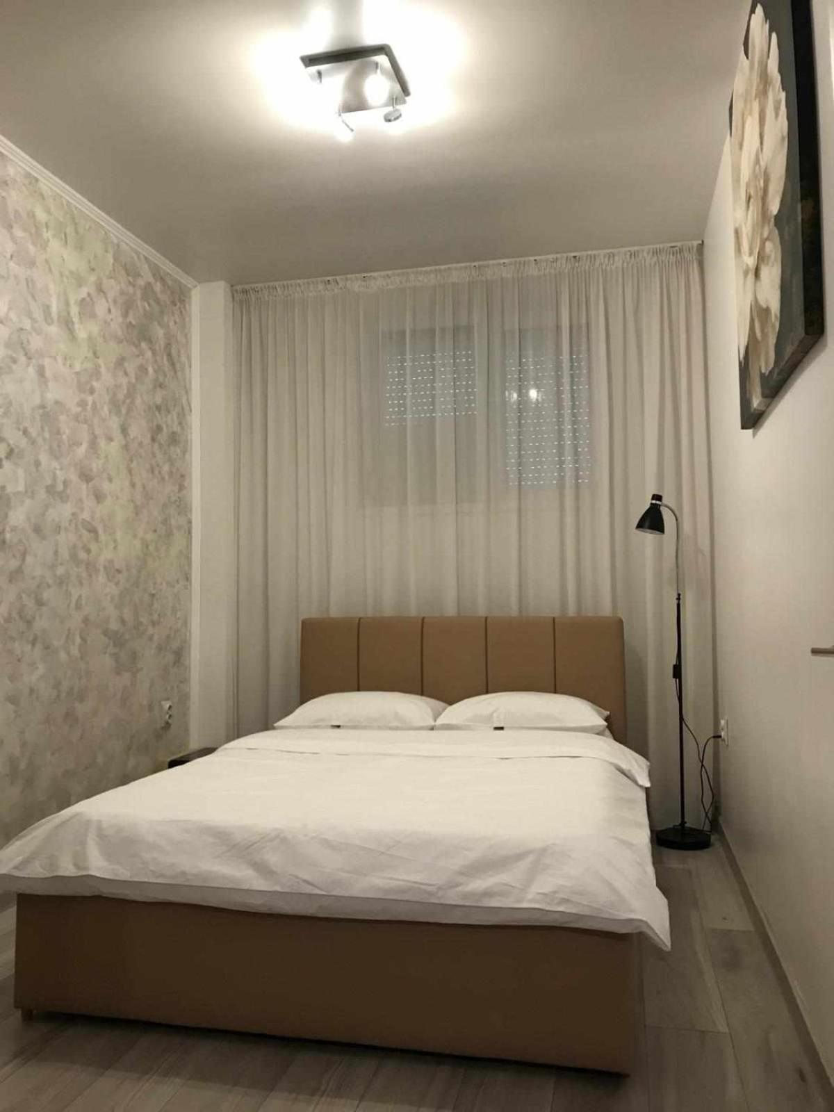 Modern & Elegant Apartament Крайова Экстерьер фото